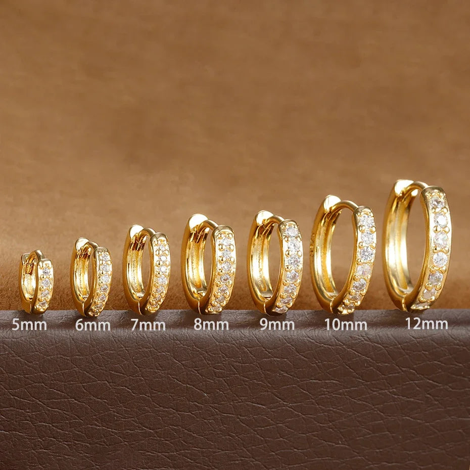 1 Paar Minimalistische Edelstahl Huggie Creolen mit Zirkonia