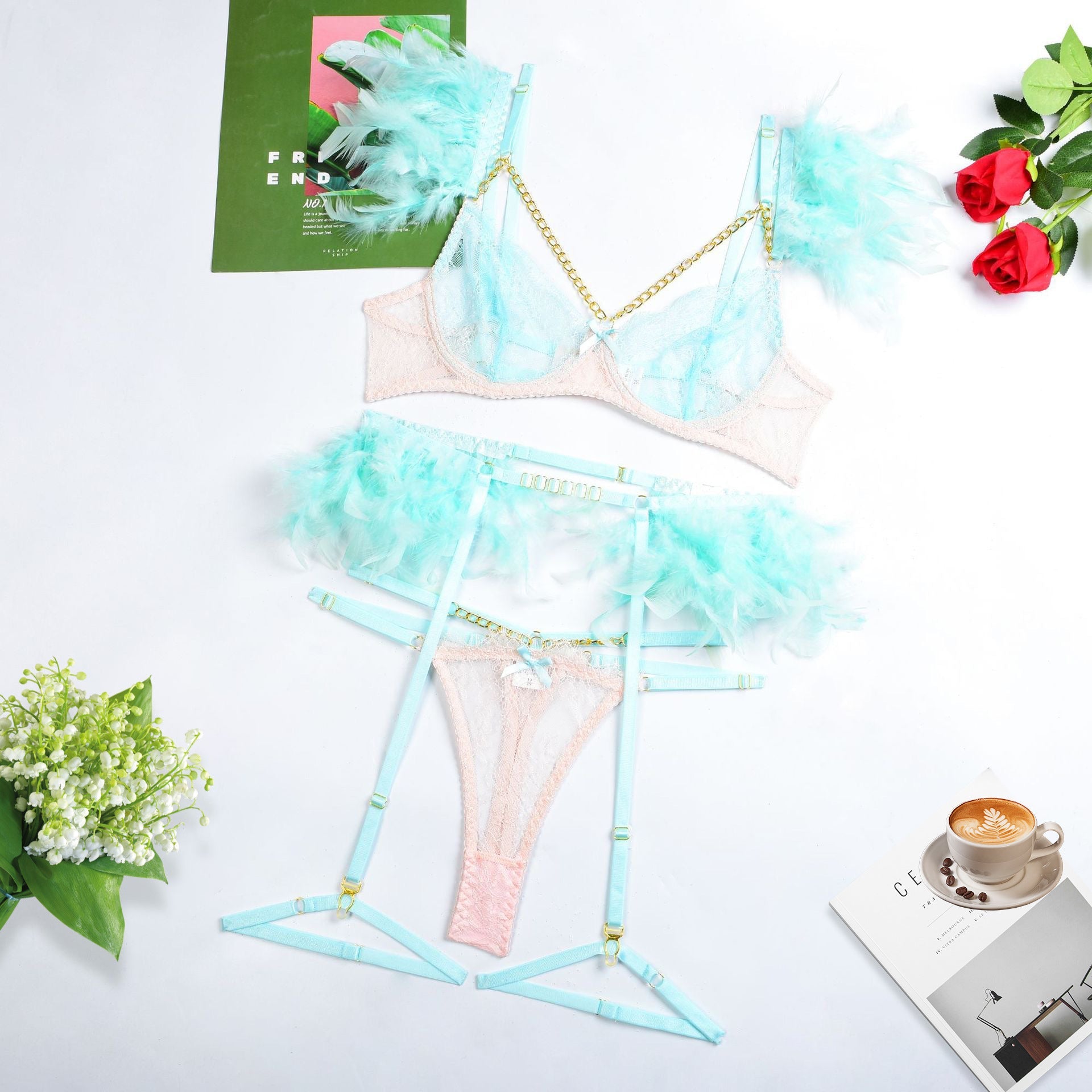 Sexy Dessous - Set aus Federspitze mit Metallkette – 4 - teiliges, verführerisches Set für besondere Anlässe - Si.Kreativkauf