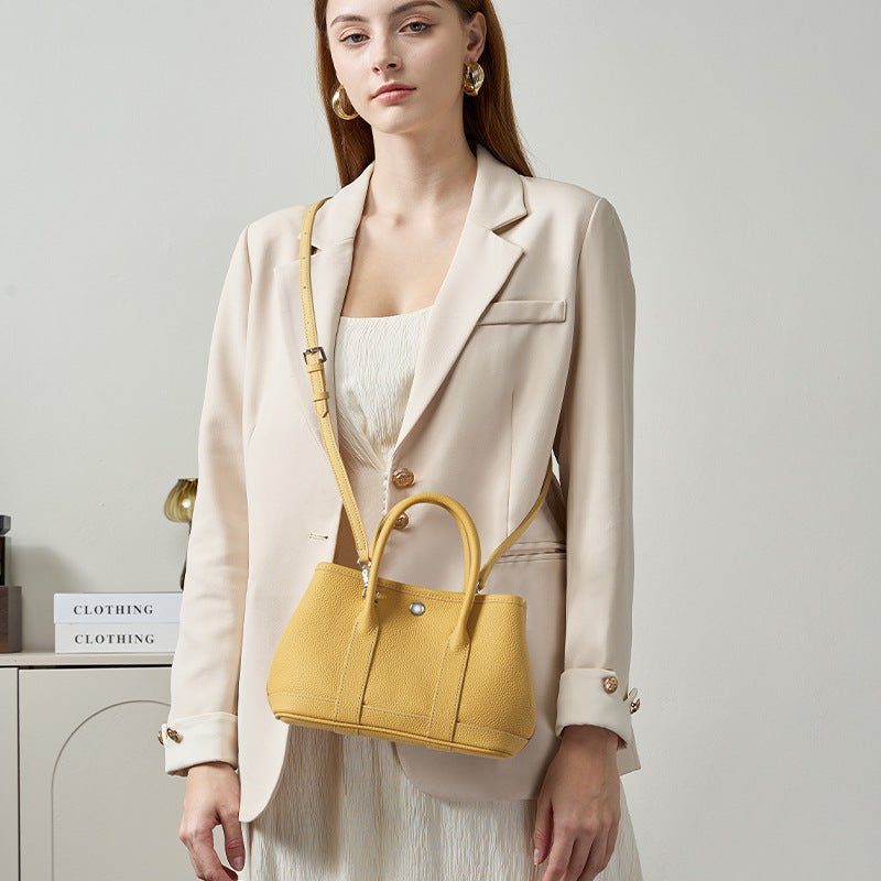 Umhängetasche Damen aus Leder - kleine Gartentasche mit verstellbarem Schulterriemen für praktische Nutzung - Si.Kreativkauf